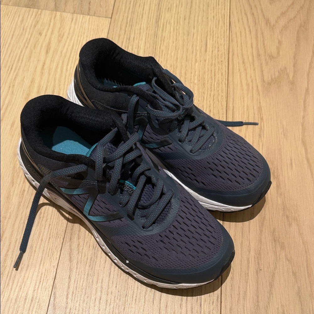 New Balance Women's Sneakers - Dark Gray and Teal